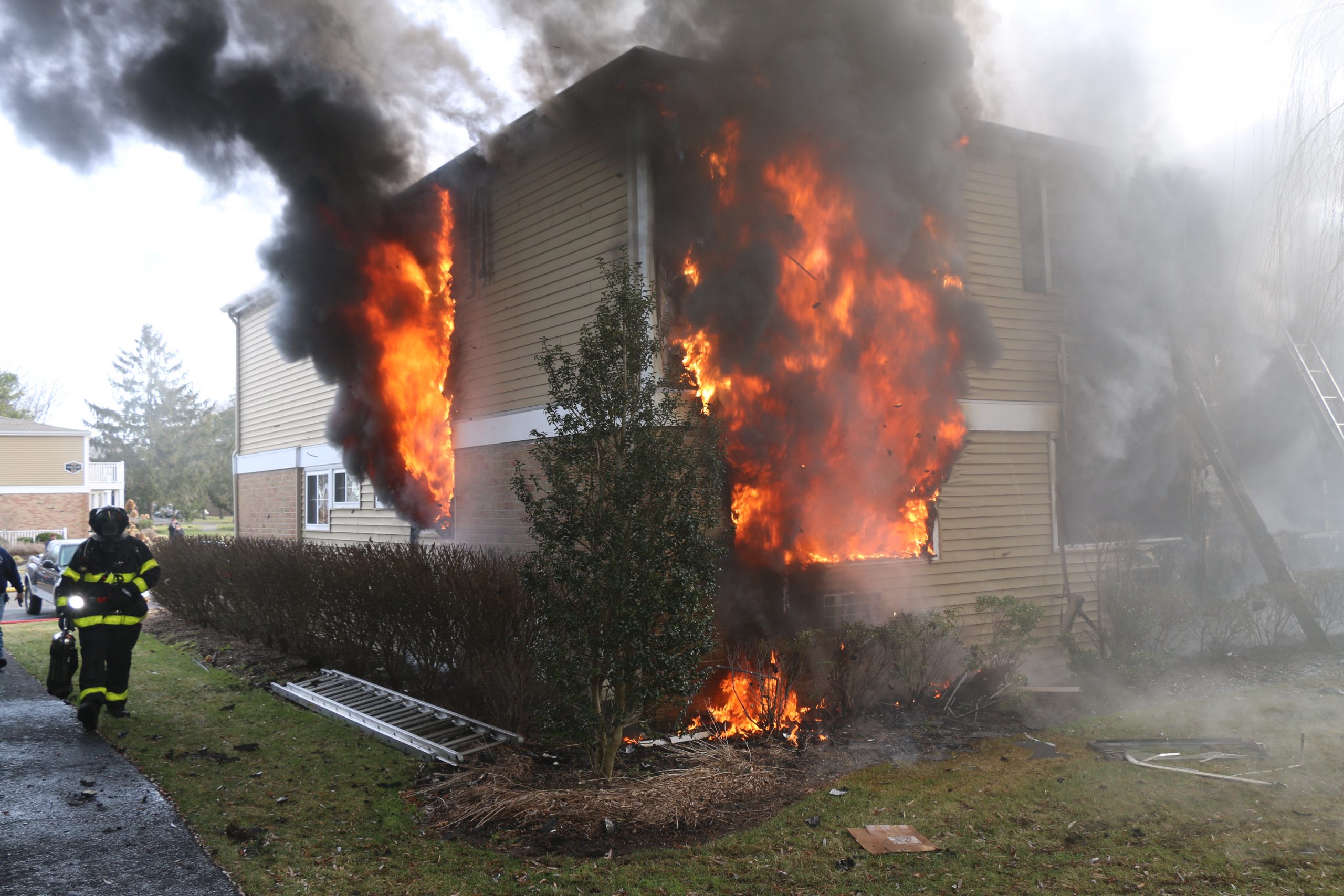 Mutual Aid – Holtsville Firefighters respond to Fire in Lakeland