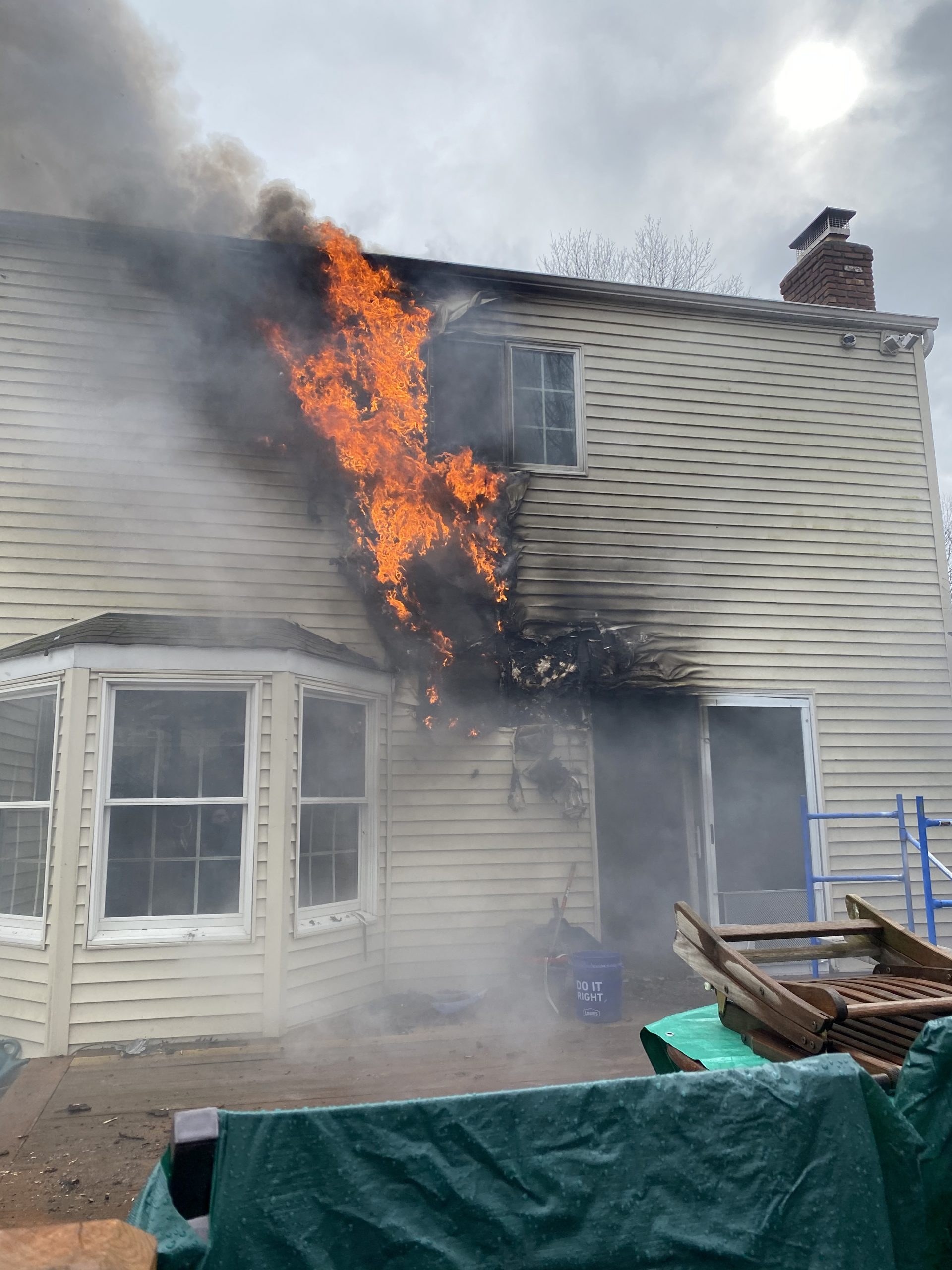 Holtsville FD Responds to Structure Fire