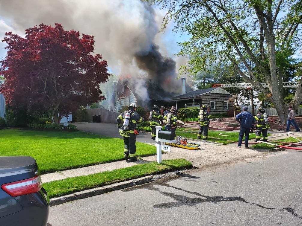 Holtsville FD Responds to Structure Fire in Holbrook Fire District