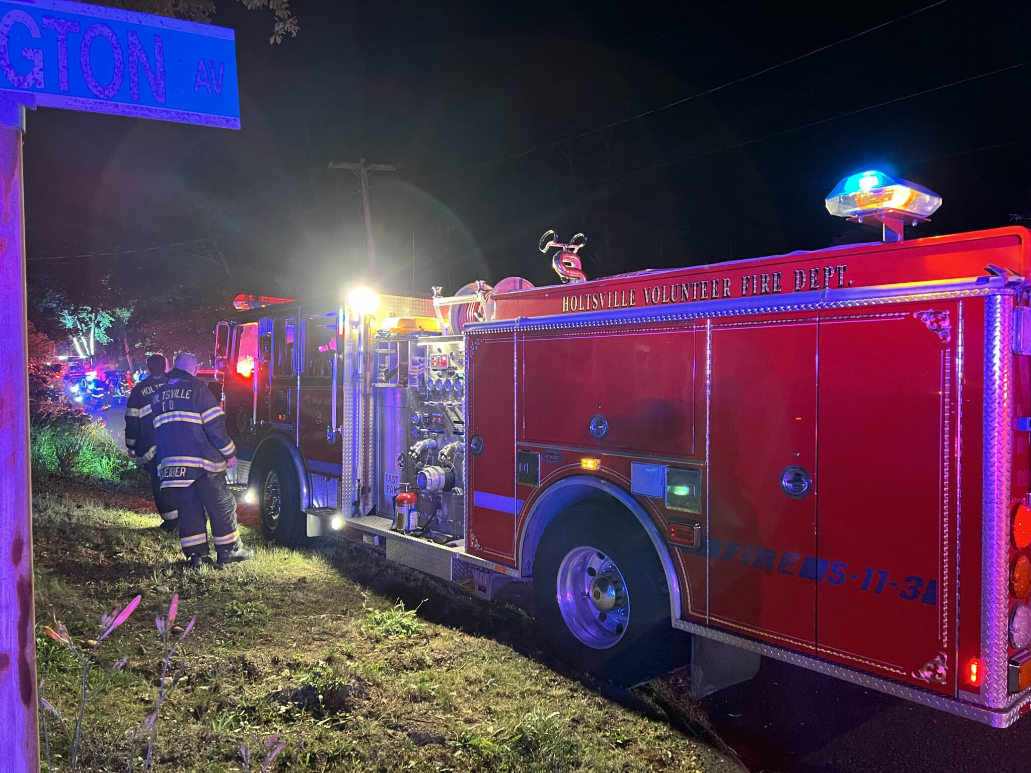 Holtsville FD Responds as RIT to Selden Fire District Holtsville Fire