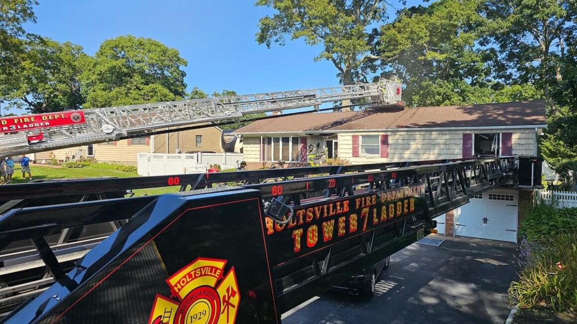 HOLTSVILLE FD RESPONDS TO LAKE RONKONKOMA FIRE DISTRICT