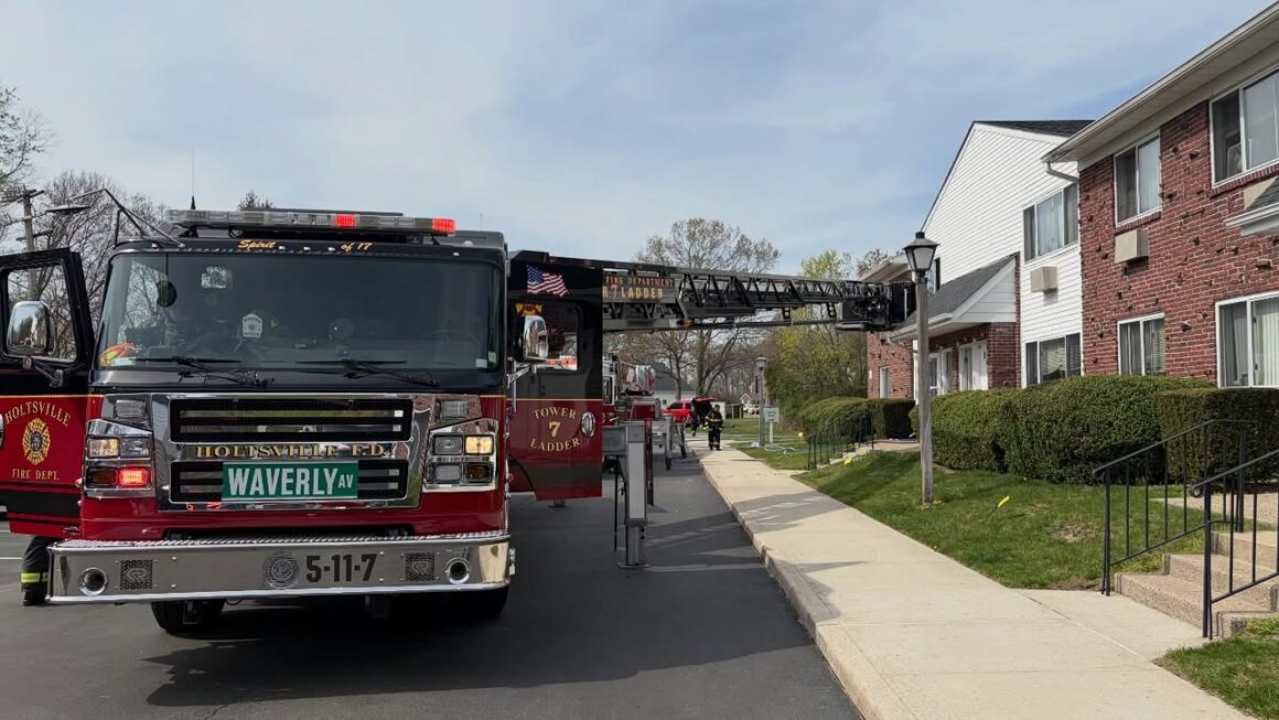 HOLTSVILLE FD RESPONDS TO FIRE IN PRIVATE DWELLING IN SELDEN FIRE DISTRICT